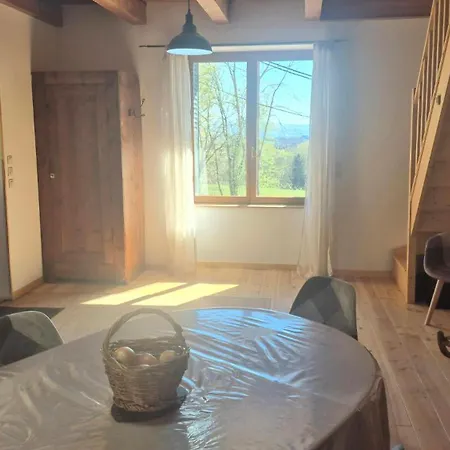 Holiday home Le Refuge De Charlut - Auvergne 63 *